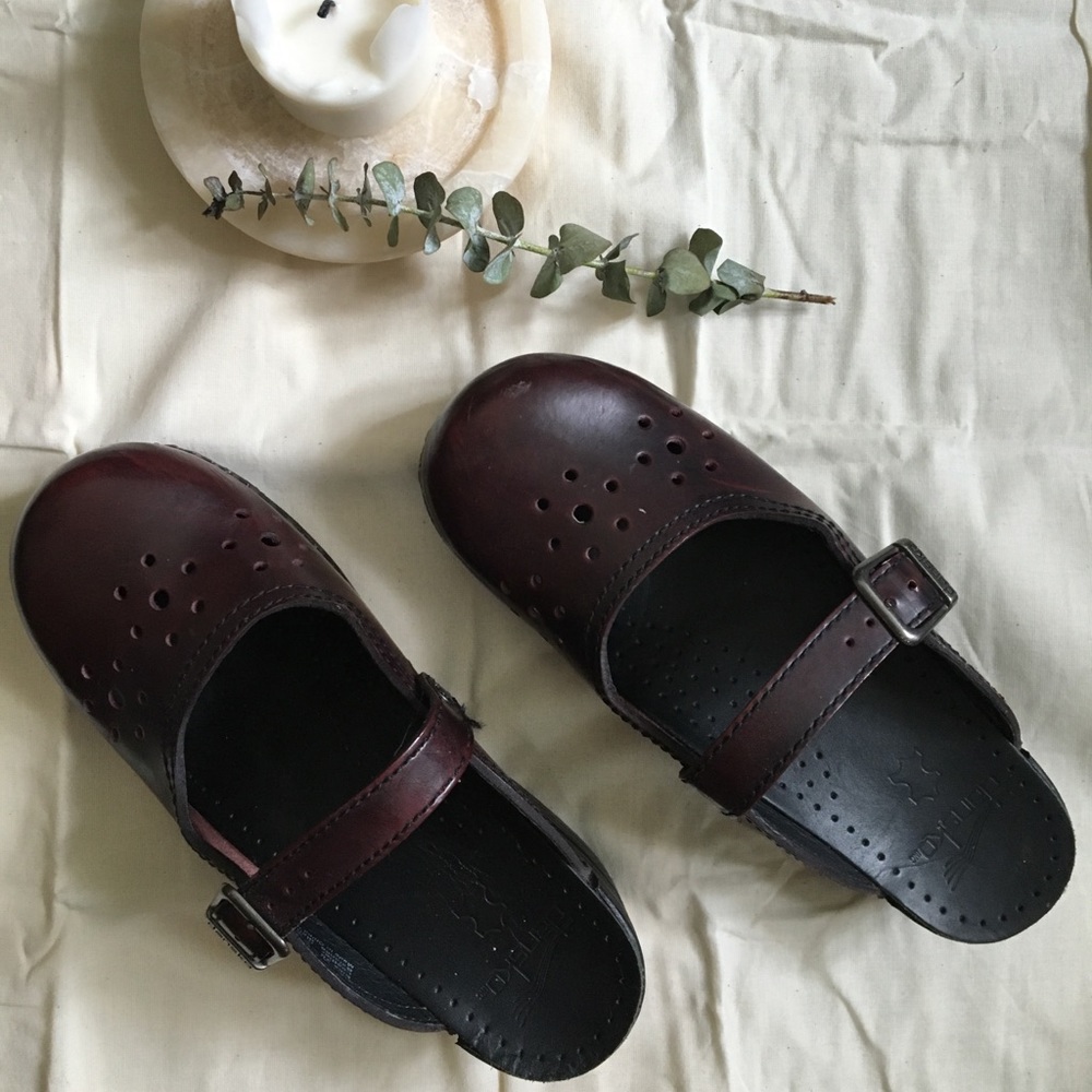 Dansko MERRIE Mary Jane in Cordovan Red Leather